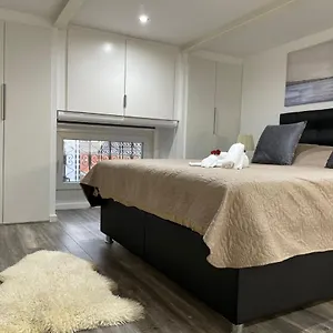 Appartement Duplex Situe A 2min De La Gare Du Nord, Bruxelles